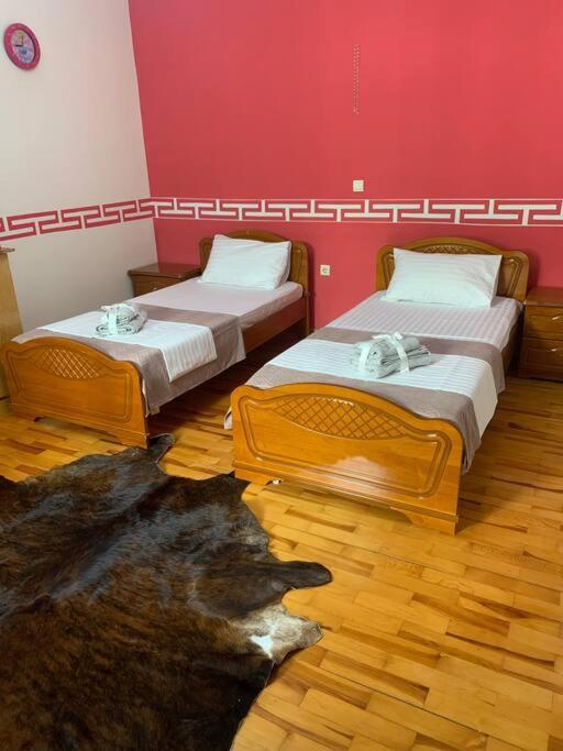 Christina'S House With 2 Bedrooms And Free Parking Gjirokastra Zewnętrze zdjęcie