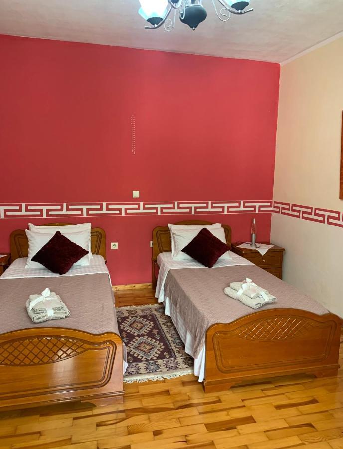 Christina'S House With 2 Bedrooms And Free Parking Gjirokastra Zewnętrze zdjęcie